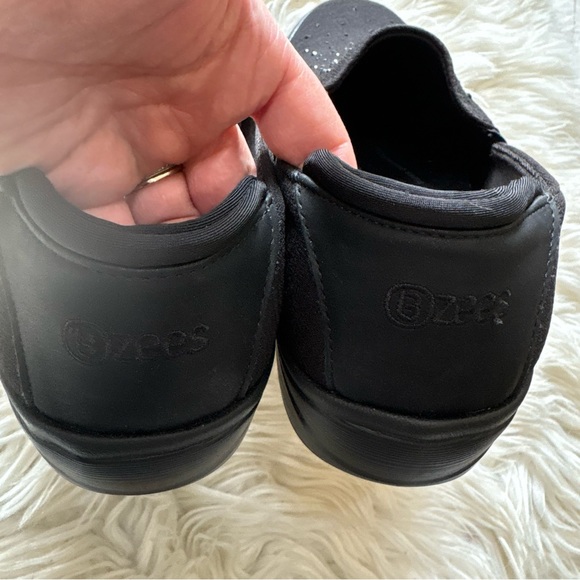 BZees Black Rhinestones Slip On Poppyseed Comfort Shoes Women’s Size 10M - Picture 5 of 8